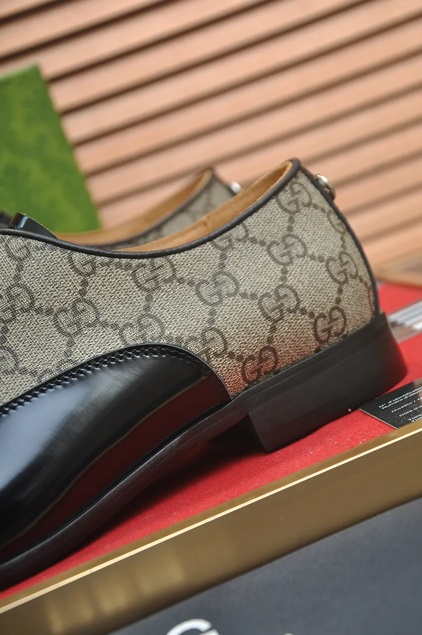 Men's shoes💰500💶Italy's top luxury men's shoe giant (GUCCI) (Gucci) (full cowhide lining) new arrival🍃Original European style🔰 Pleasant to the eye😍In order to make the shoes more durable and non-deformable🌀The production continues to follow traditional methods but there is still no lack of innovation💪Choose original sheepskin for the leather♻️ Smooth and natural And extra bright ⭐Made of imported cowhide, the first choice of rich people 38-45 (45 customized)